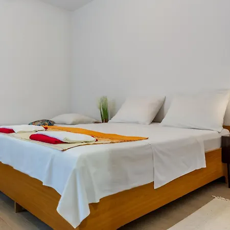 Claudia Guest house